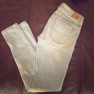 American Eagle Distressed Light Wash Skinny 2